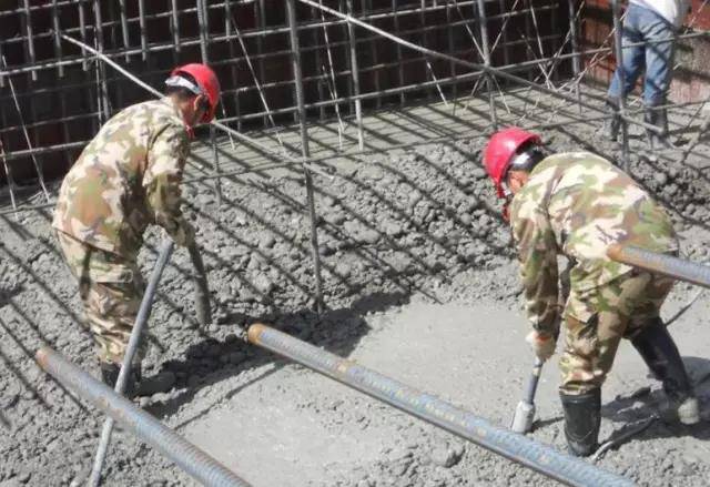 干貨！資深工程師揭秘 混凝土防撞設(shè)施的施工要點(diǎn)與創(chuàng)新應(yīng)用